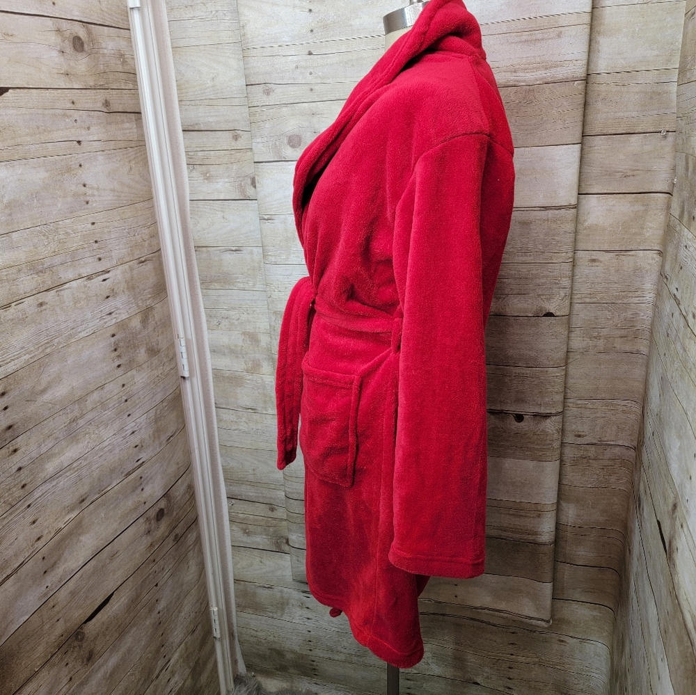Red robe - Picture 2 of 4
